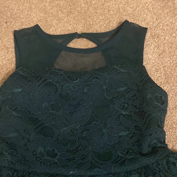 Little girls green lace dress - Picture 4 of 7